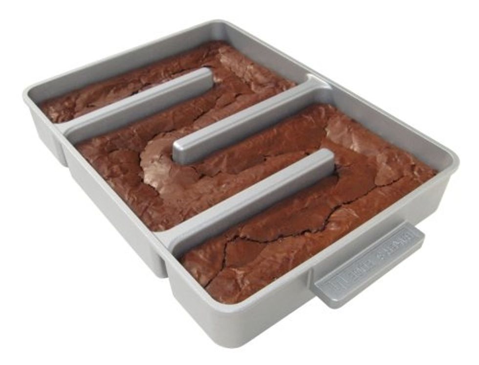 This Brownie Pan Makes Diamond Shaped Brownies So Every Piece Is