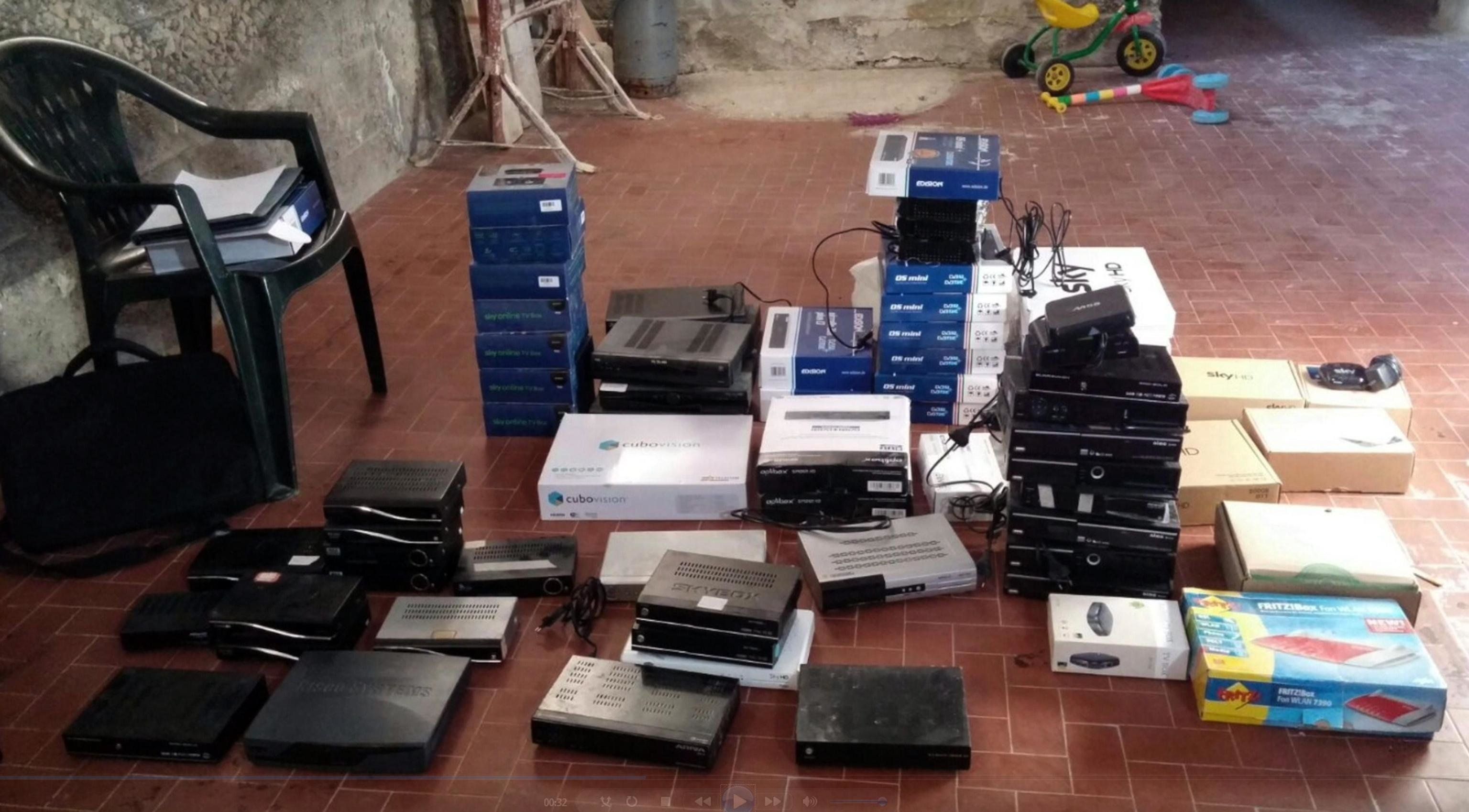 Maxi blitz contro le tv pirata online In Italia gli «abbonati» sono 5 milioni