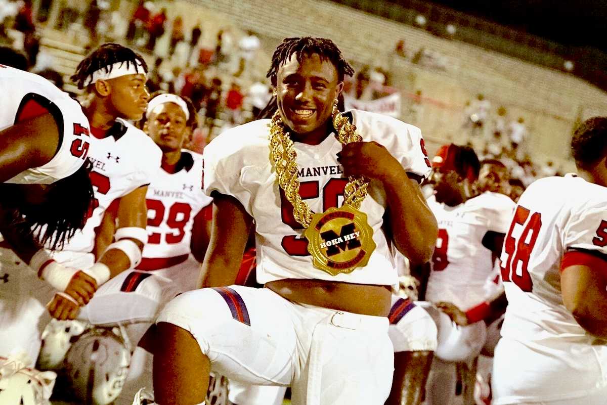 Hoka Hey: No. 5 Manvel upends No. 1 Fort Bend Marshall