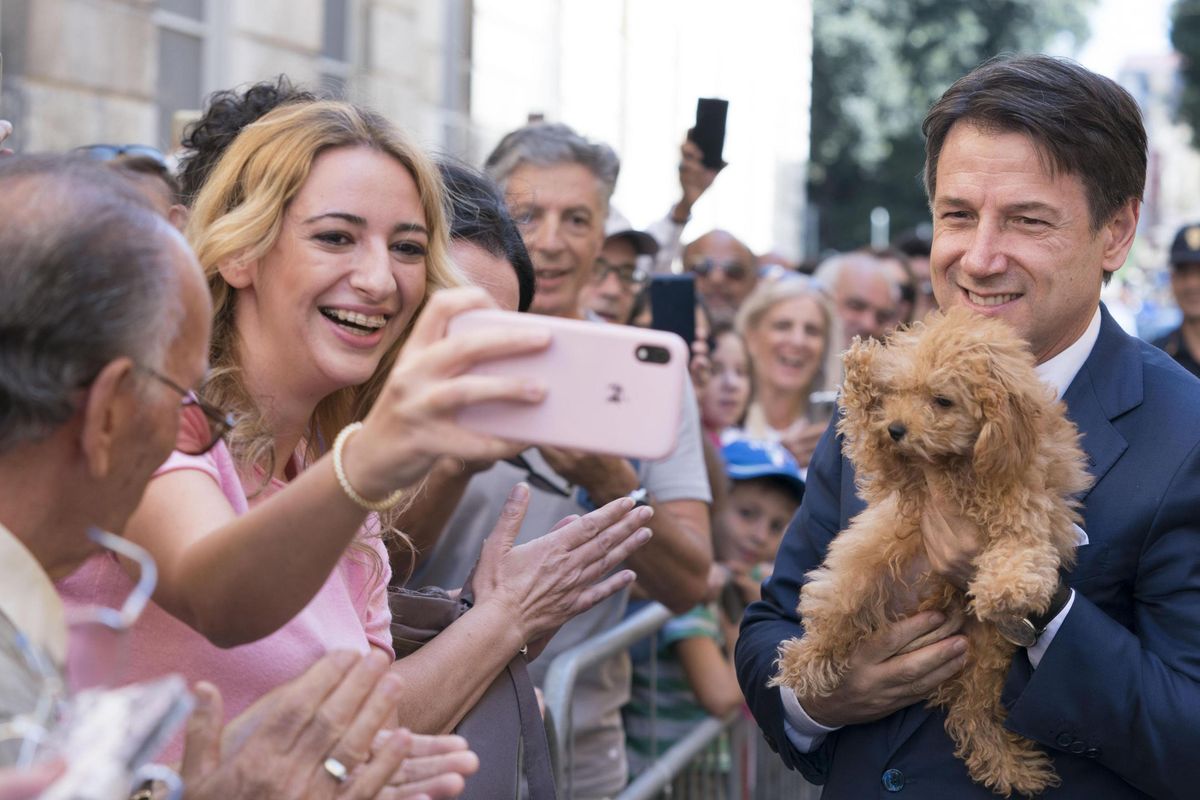 Conte sta bene con tutto. Perfino con Forza Italia