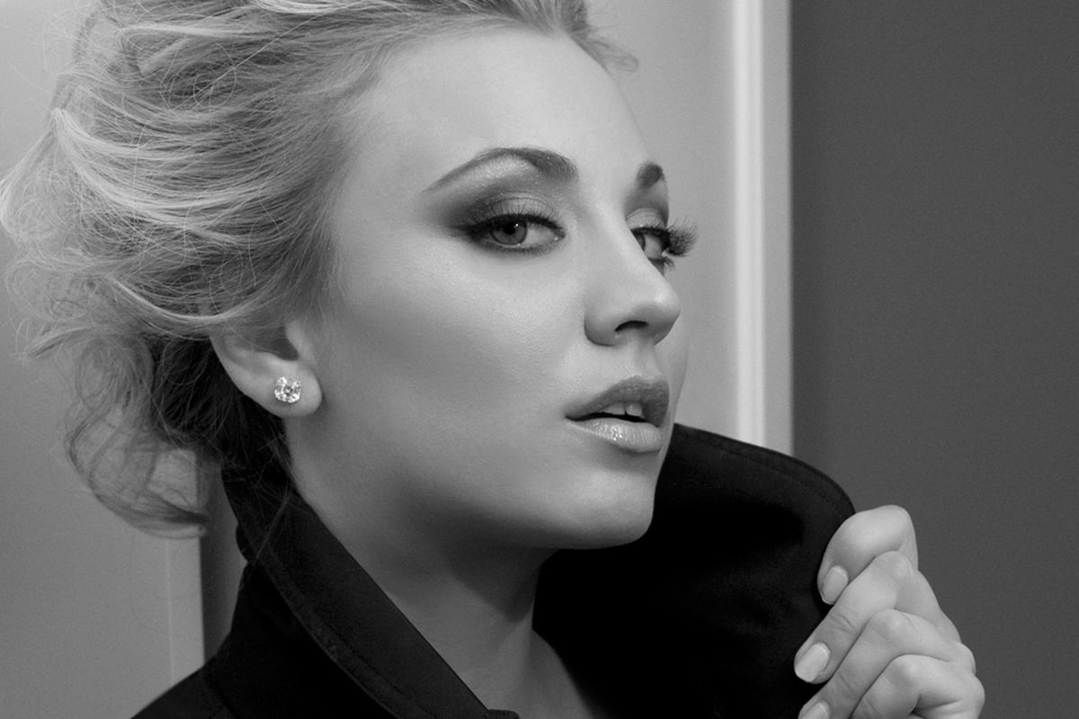 Kaley Cuoco in black dress