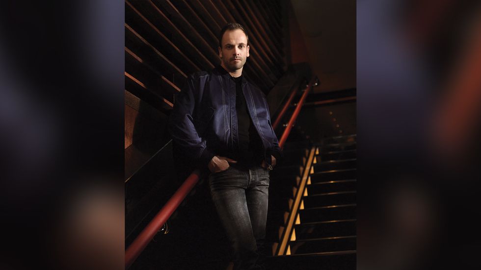 Jonny Lee Miller look handsome on staircase