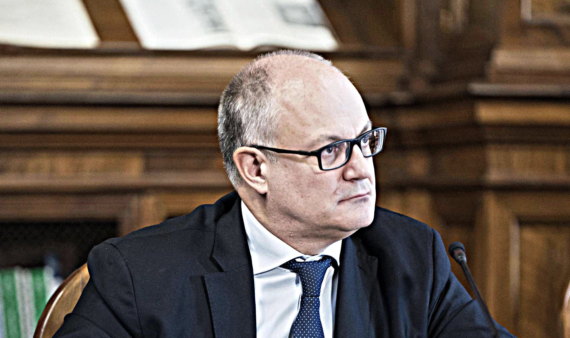 Gualtieri ora lo dice chiaro e tondo: l’esecutivo vuole aumentare l’Iva