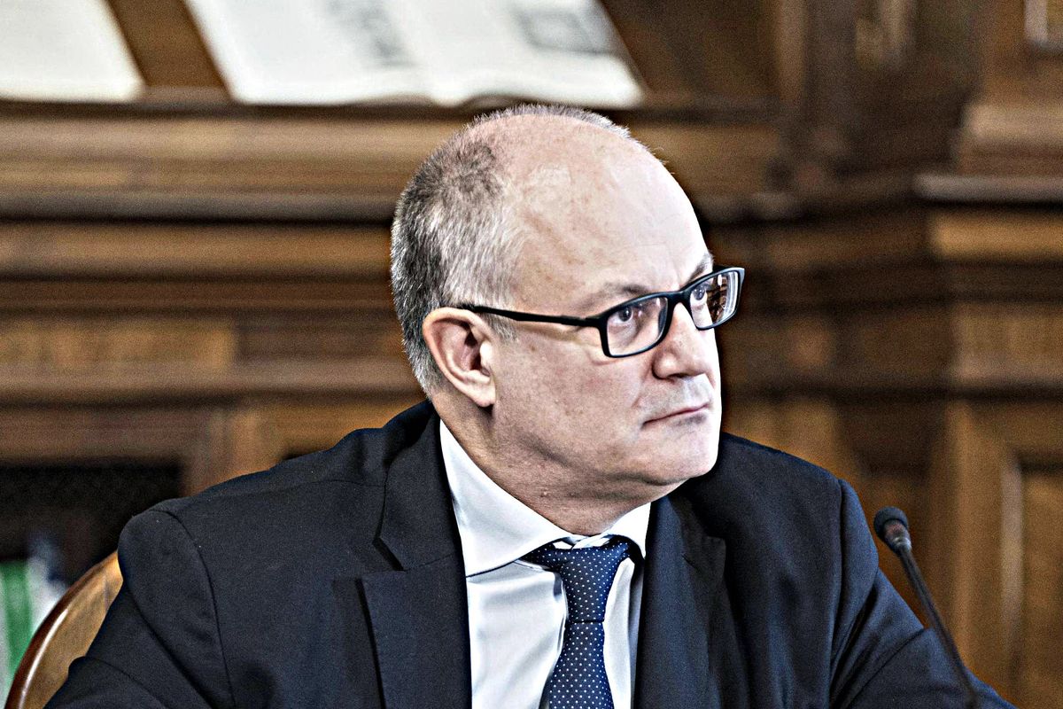 Gualtieri ora lo dice chiaro e tondo: l’esecutivo vuole aumentare l’Iva