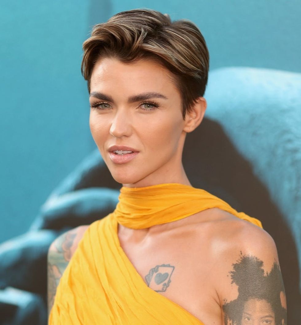 Heres Your First Look At Ruby Rose In Costume As Batwoman Brit Co