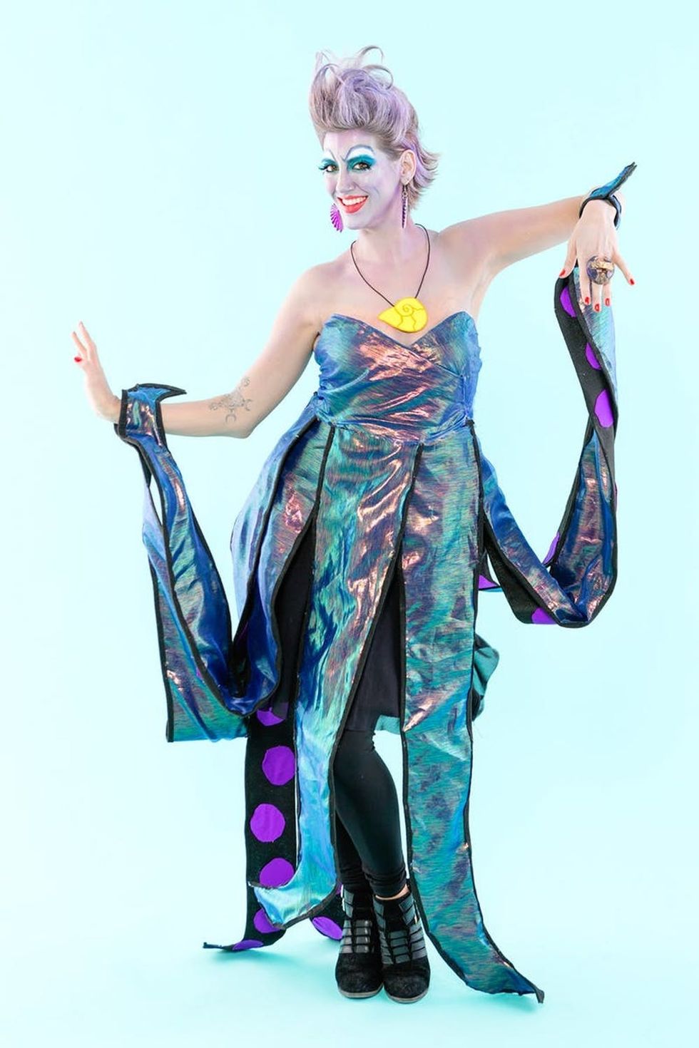 40 Plus Size Halloween Costume Ideas To Complement Your Curves Brit Co 40 Plus Size Halloween Costume Ideas To Complement Your Curves Brit Co