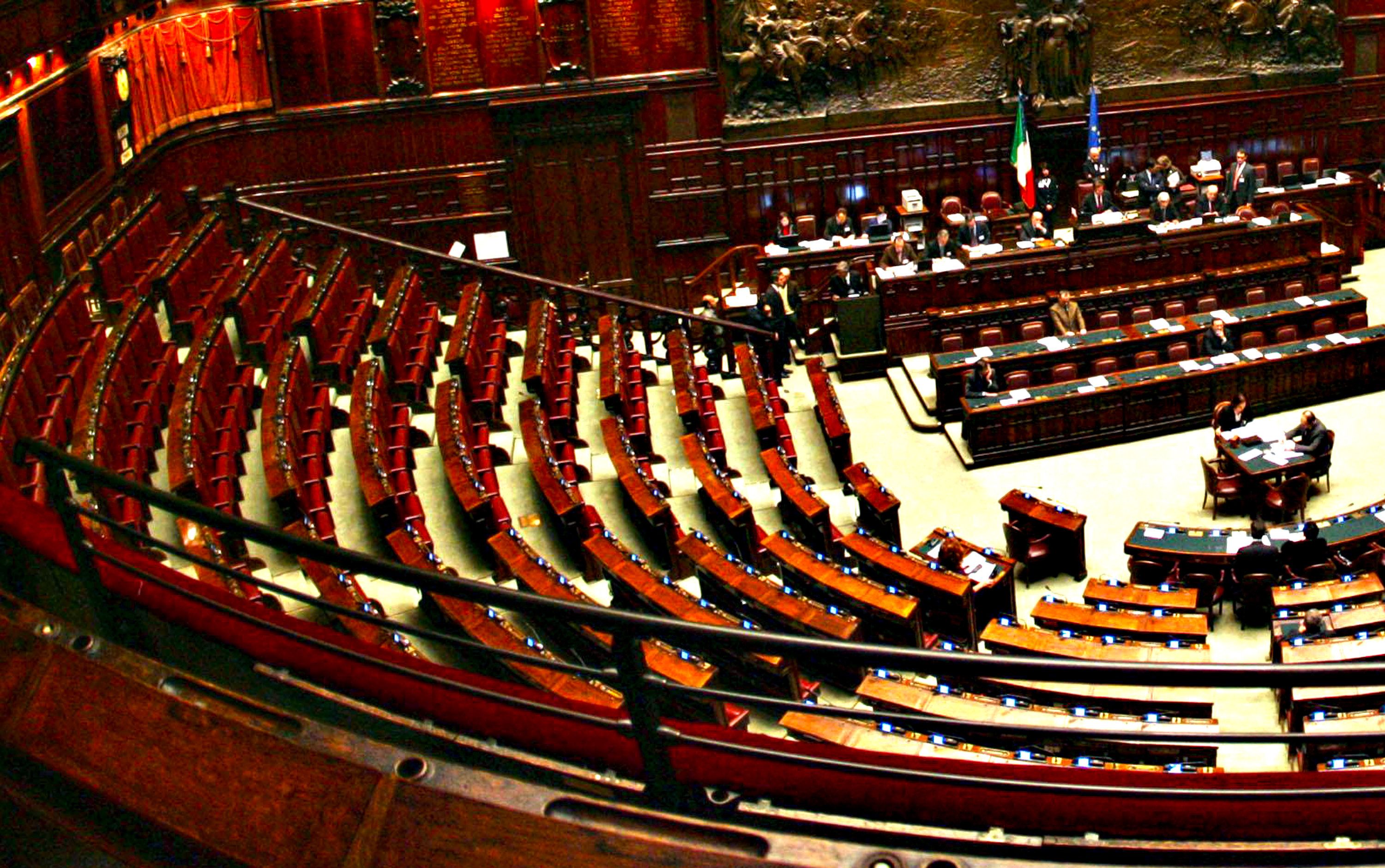 Plebiscito alla Camera per il taglio dei parlamentari. E il Pd si copre di ridicolo