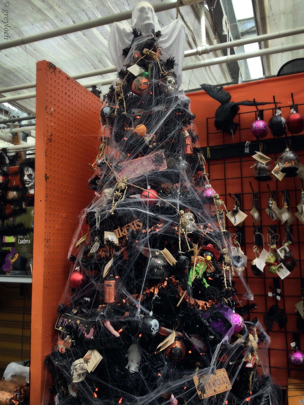 5 Halloween Decorations Christmas Enthusiasts Can Get Behind