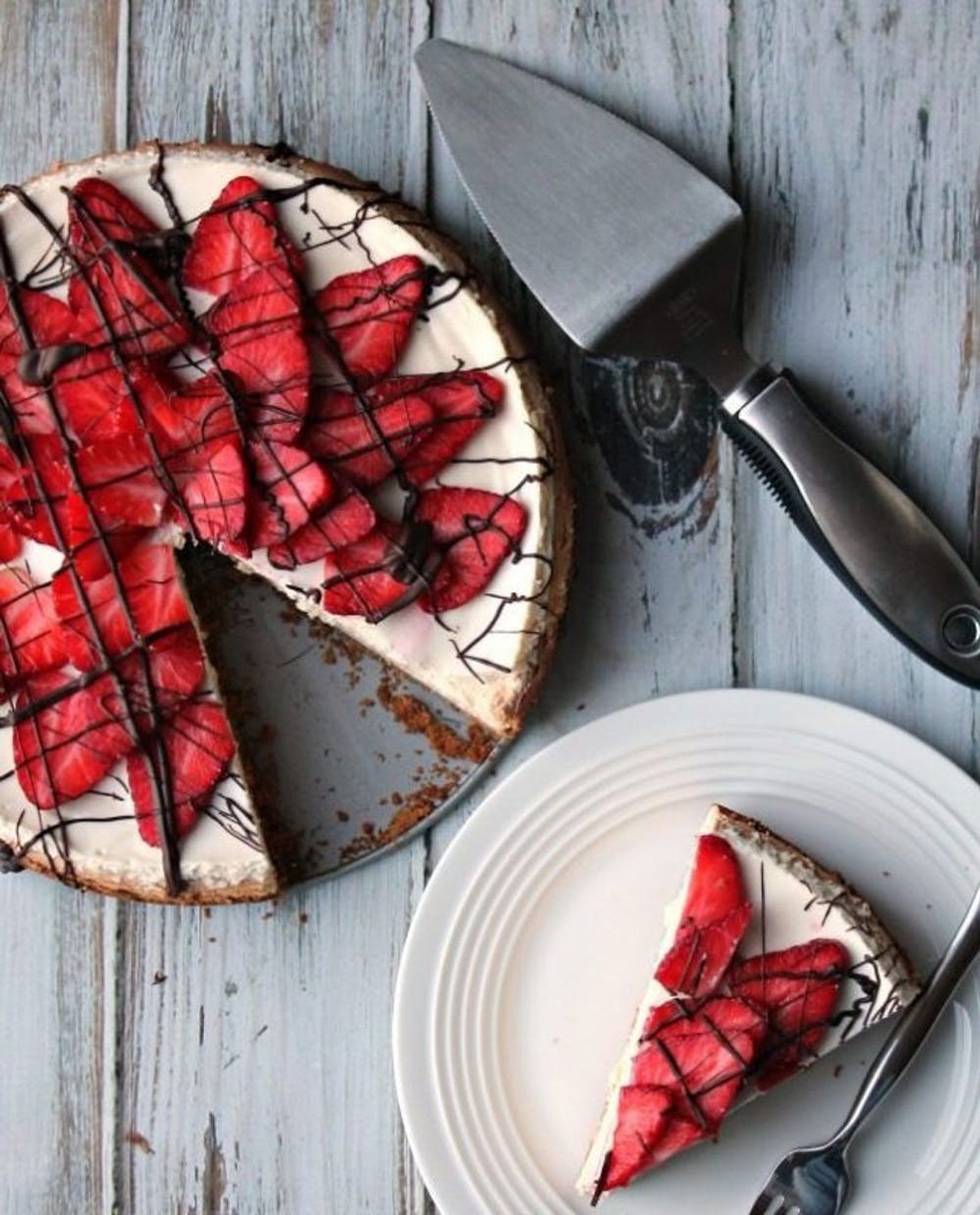 chocolate-covered-strawberry-cheesecake3