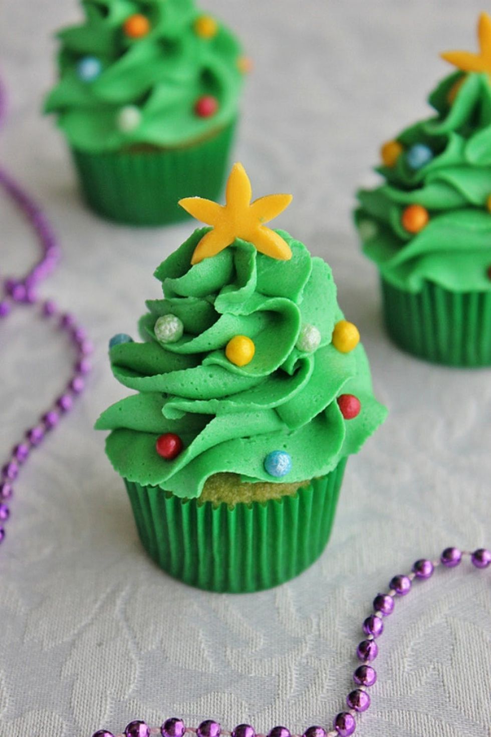 18 Adorable Christmas Cupcake Recipe Ideas That Are Almost Too