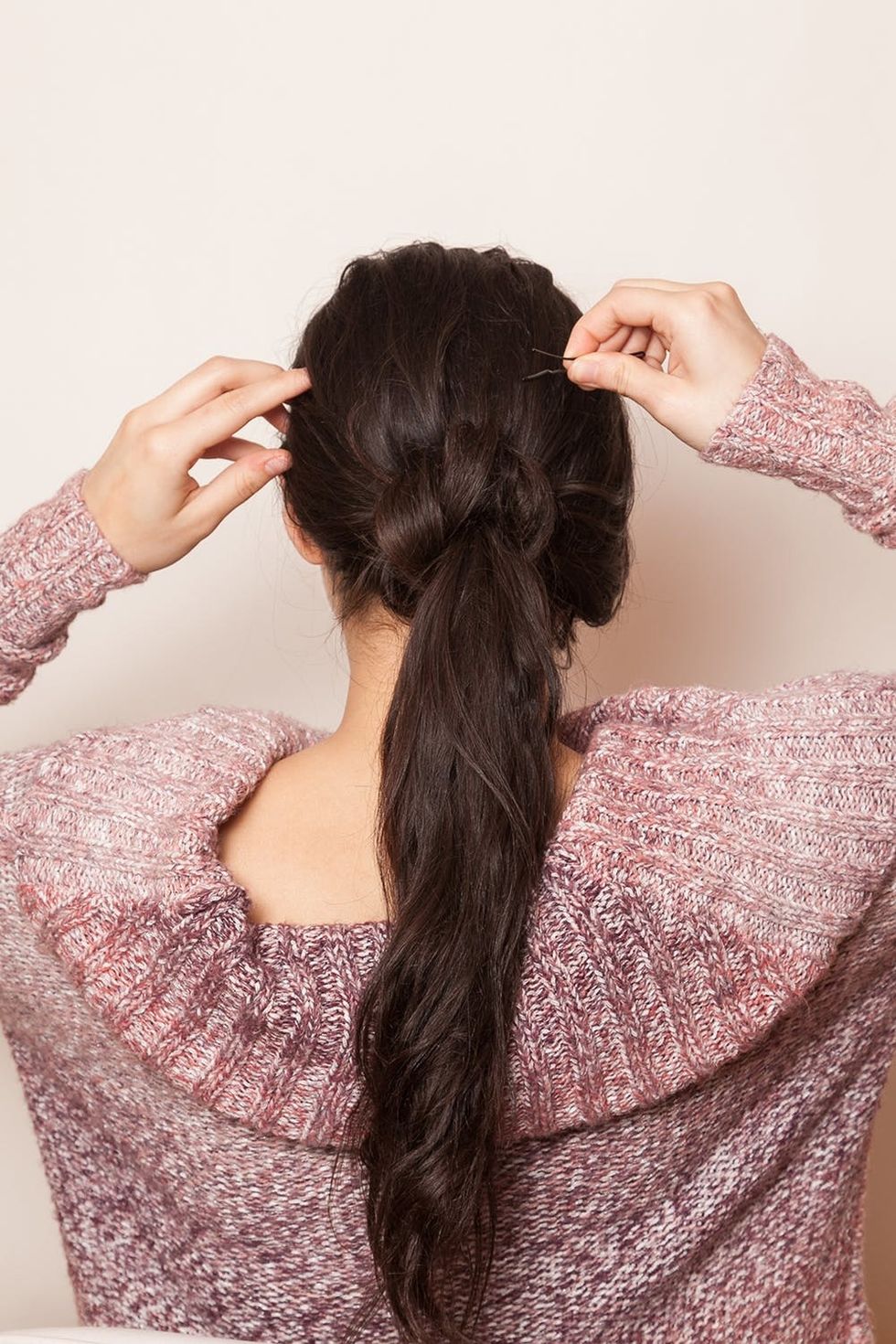 How To Hack A Ponytail Without An Elastic Brit Co