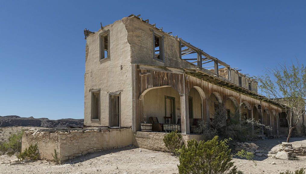 These Seven Texas Ghost Towns Are Filled With Eerily Beautiful Ruins ...