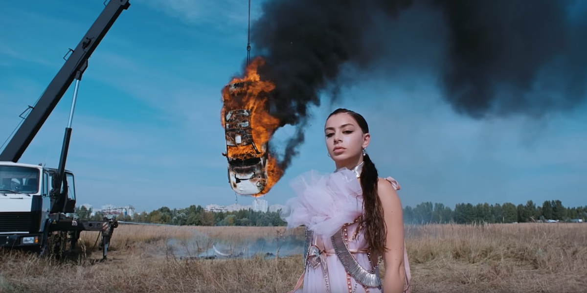 Charli Xcx Lights A Car On Fire In White Mercedes Paper