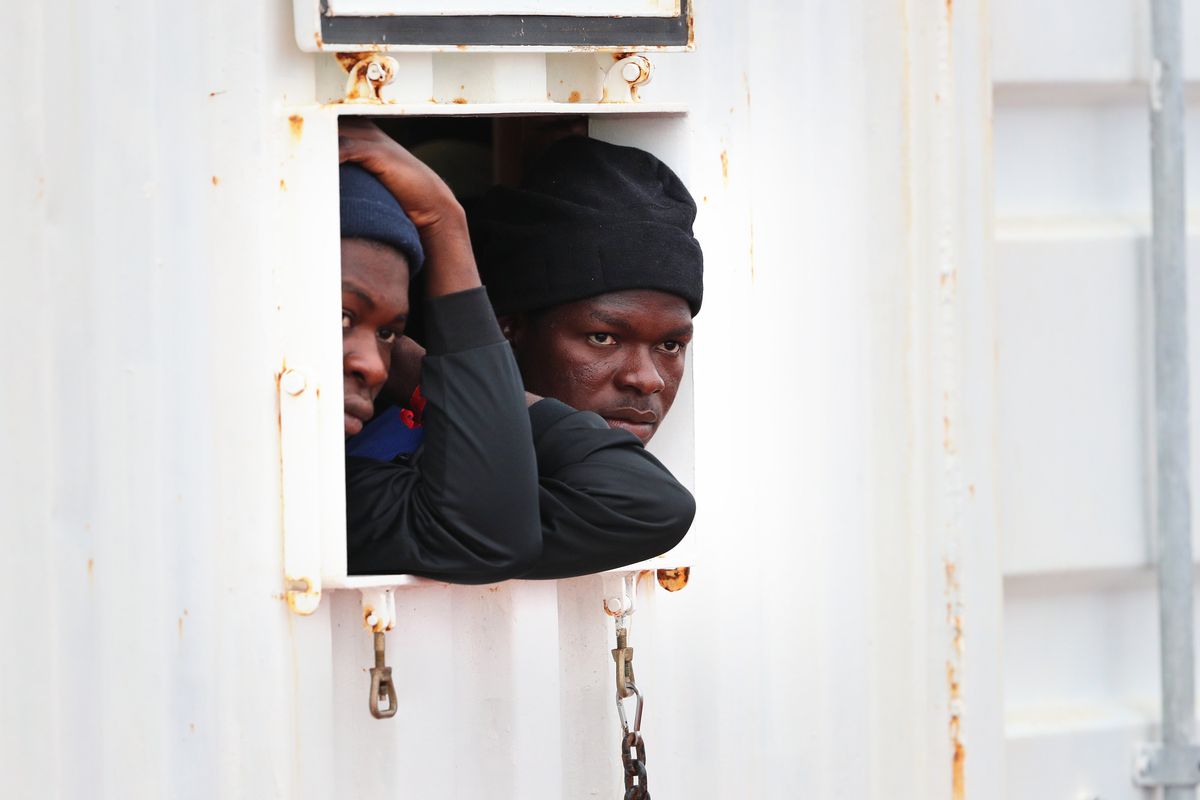 I porti aperti ci condannano all’etnocidio