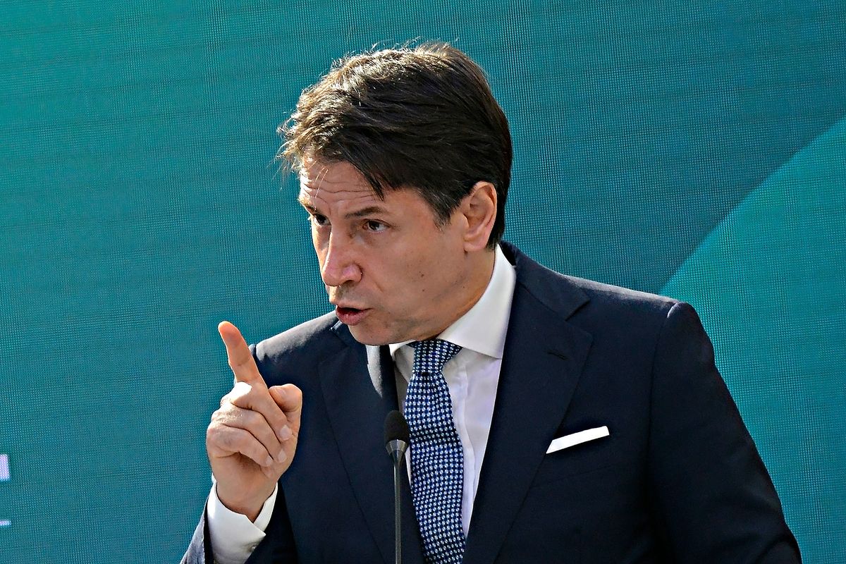 Il governo gioca alle tre carte poi chi paga?