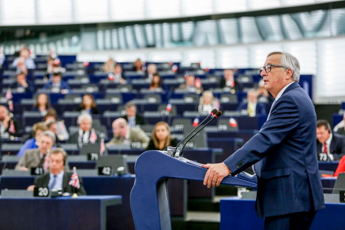 Bruxelles ferma Juncker, resterà fino a dicembre