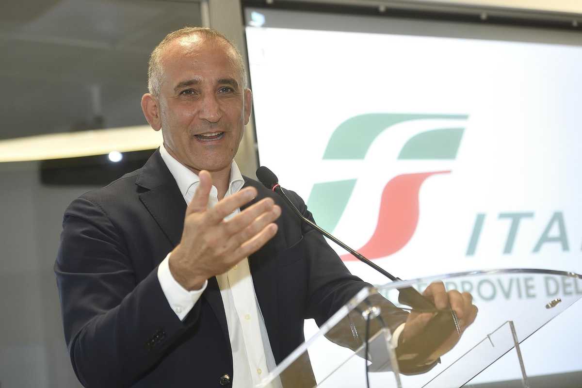 Renzi va all’assalto delle Ferrovie. Rivuole in carrozza il suo Mazzoncini
