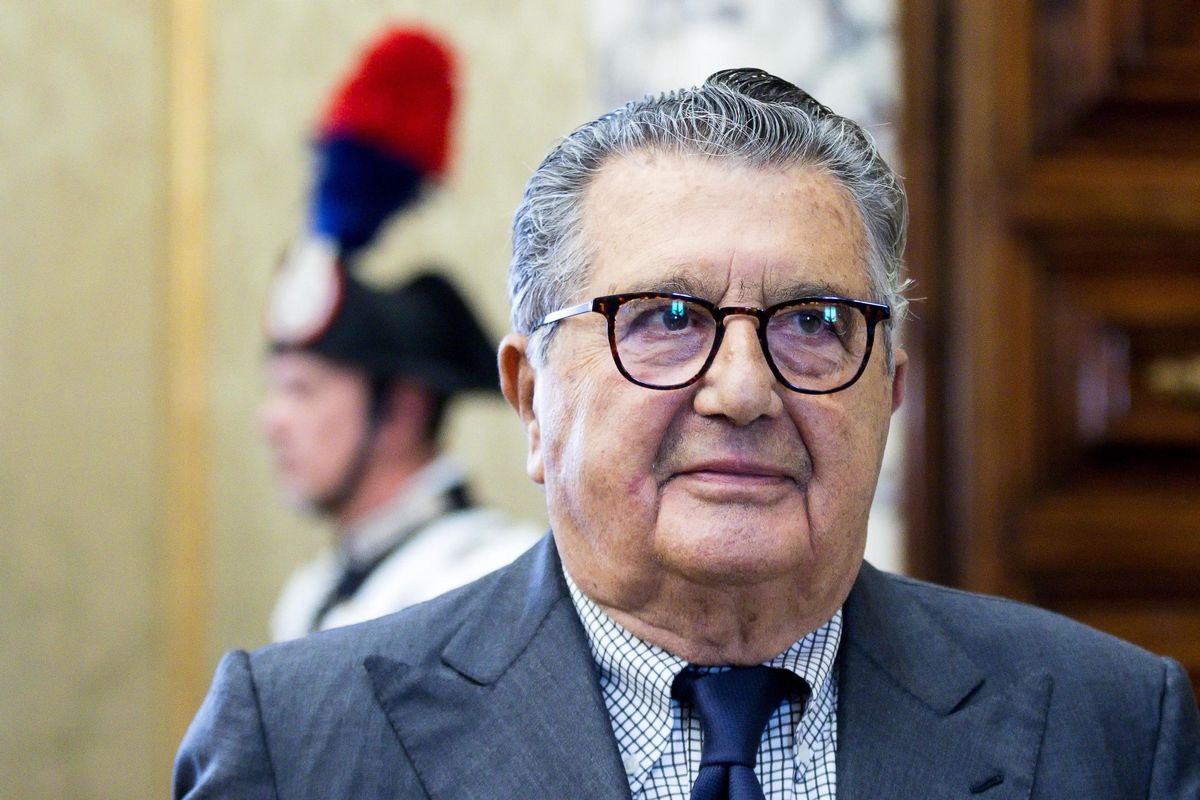 De Benedetti a 84 anni
rivuole «Repubblica» e va in guerra con i figli