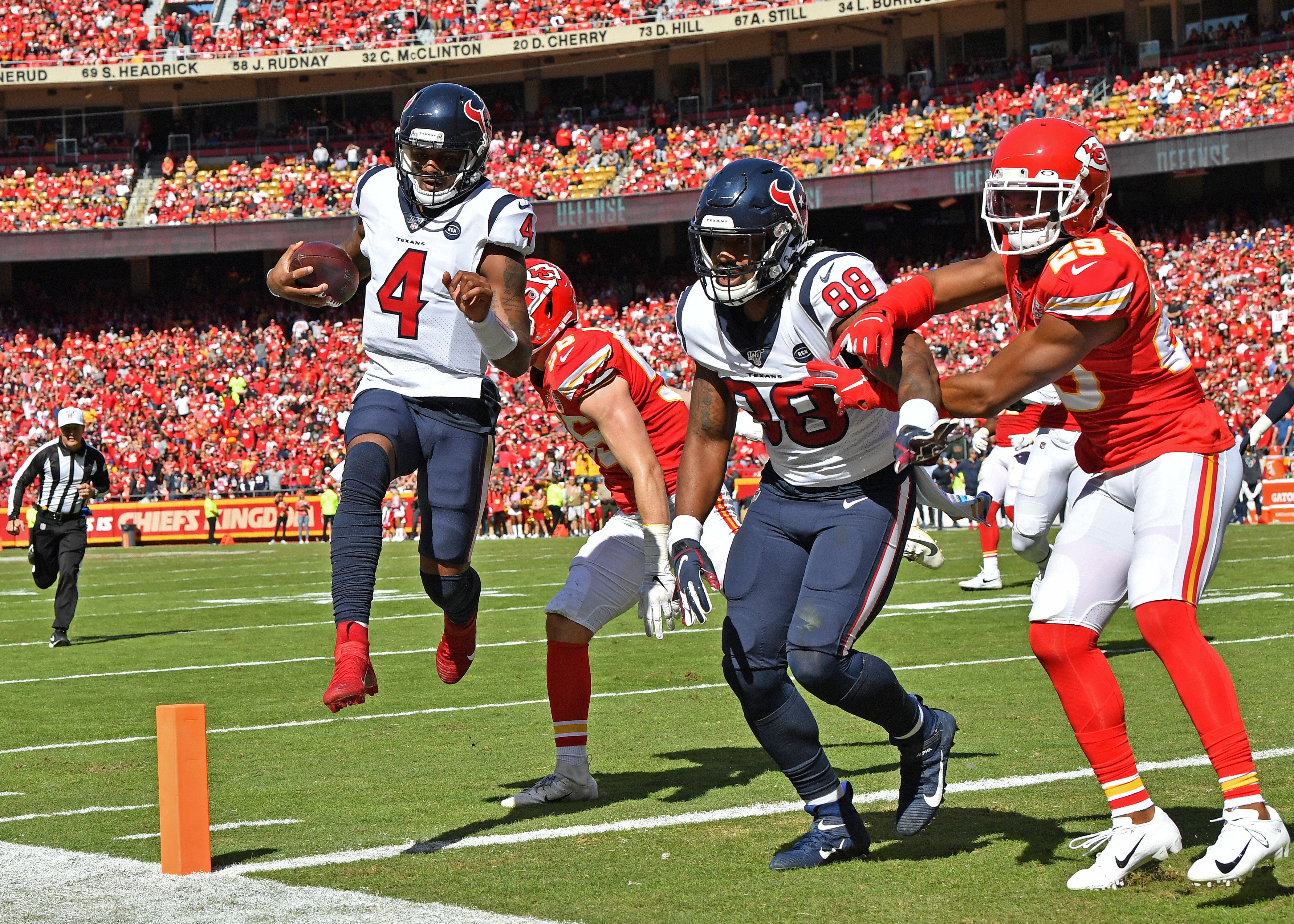 Watson, gutsy Texans get big win over Mahomes, Chiefs in Kansas City