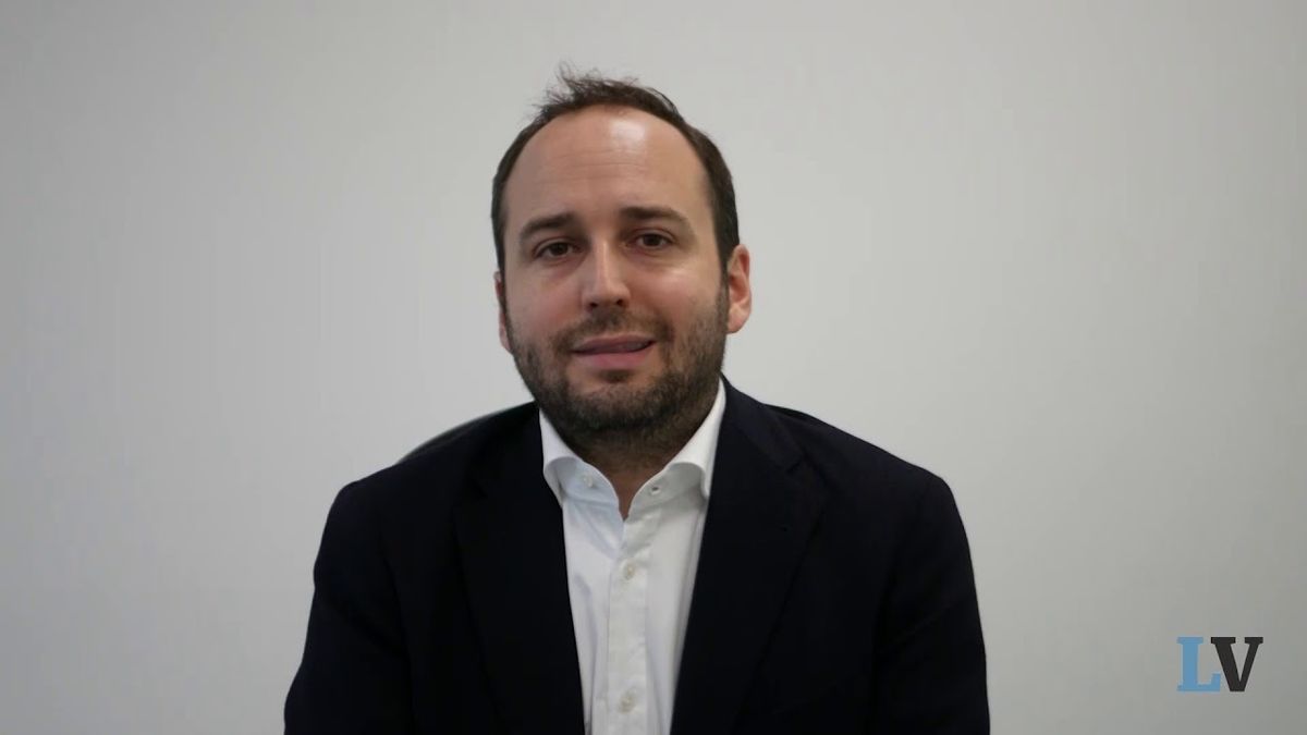 Un anno fa la Commissione bastonava l'Italia, ora tace: segno che dà giudizi politici, non economici. Ma i conti si fanno a dicembre