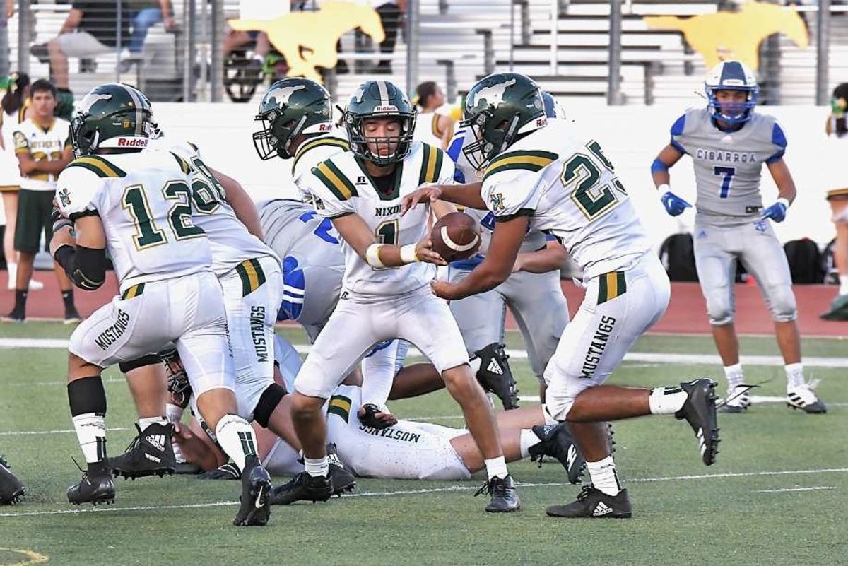 Cigarroa, Nixon fall on the road as woes continue