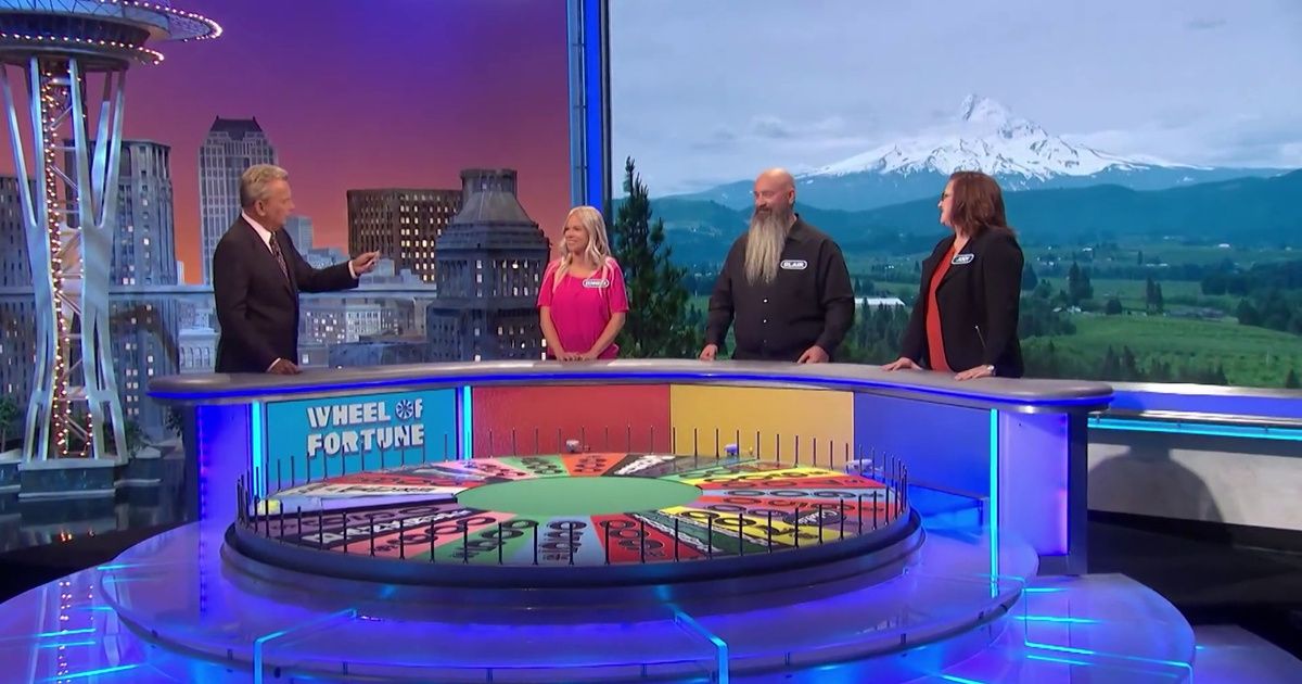 'Wheel Of Fortune' Contestant Throws His Whole Family Under The Bus With Iconic Introduction