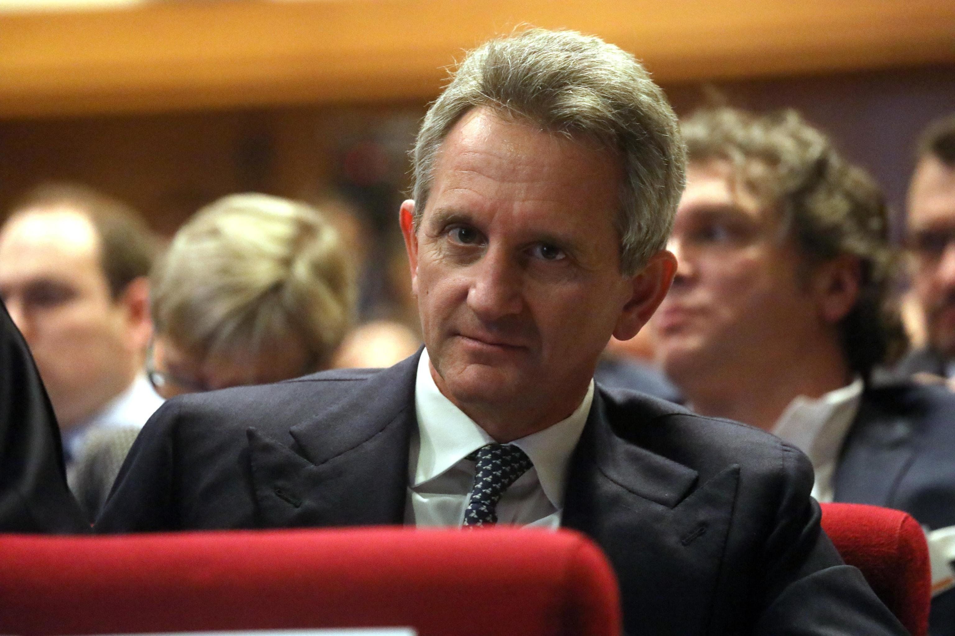 Per ora Del Vecchio non affonda la lama contro Mediobanca e approva il bilancio