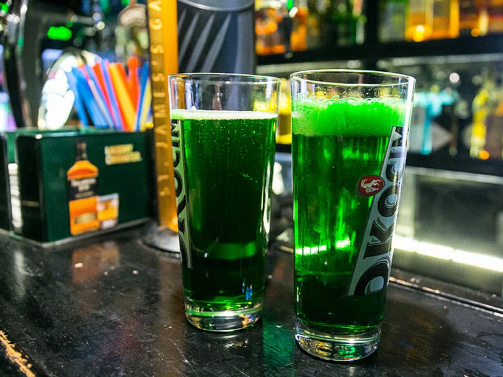 How to Make Green Beer for St. Patrick's Day 2018