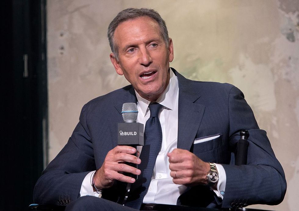 Howard Schultz Just Deleted a Tweet Linking to a Story That Insults Democratic Women Presidential Candidates, and He Is Getting Roasted Alive