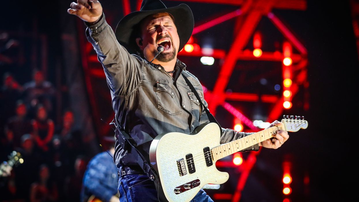 Knoxville boy's 'Garth Brooks at Neyland Stadium' costume wins him concert tickets from the man himself