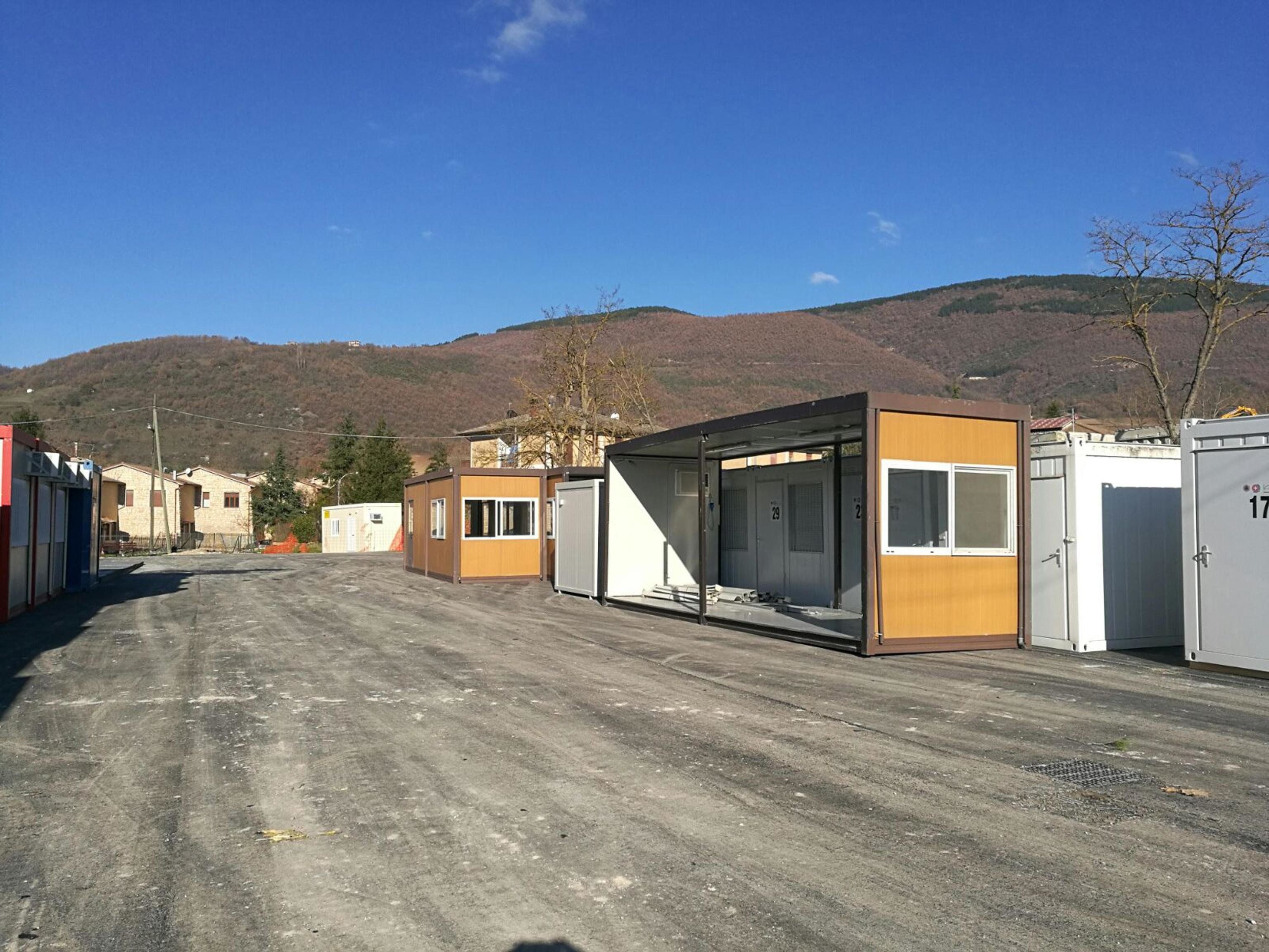 Nonnina sfrattata dal container. Ma la sua casa è inagibile dal 1997