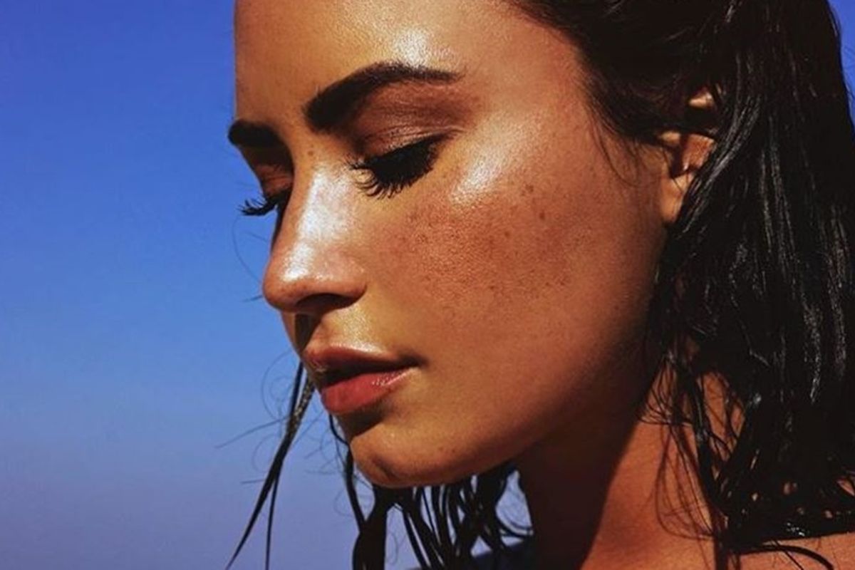 demi lovato body acceptance