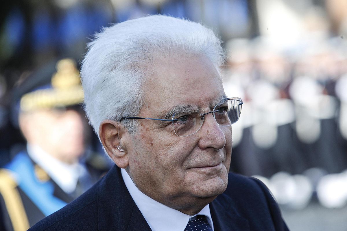 Riapre il cantiere della Costituzione per schivare il voto e blindare il Colle