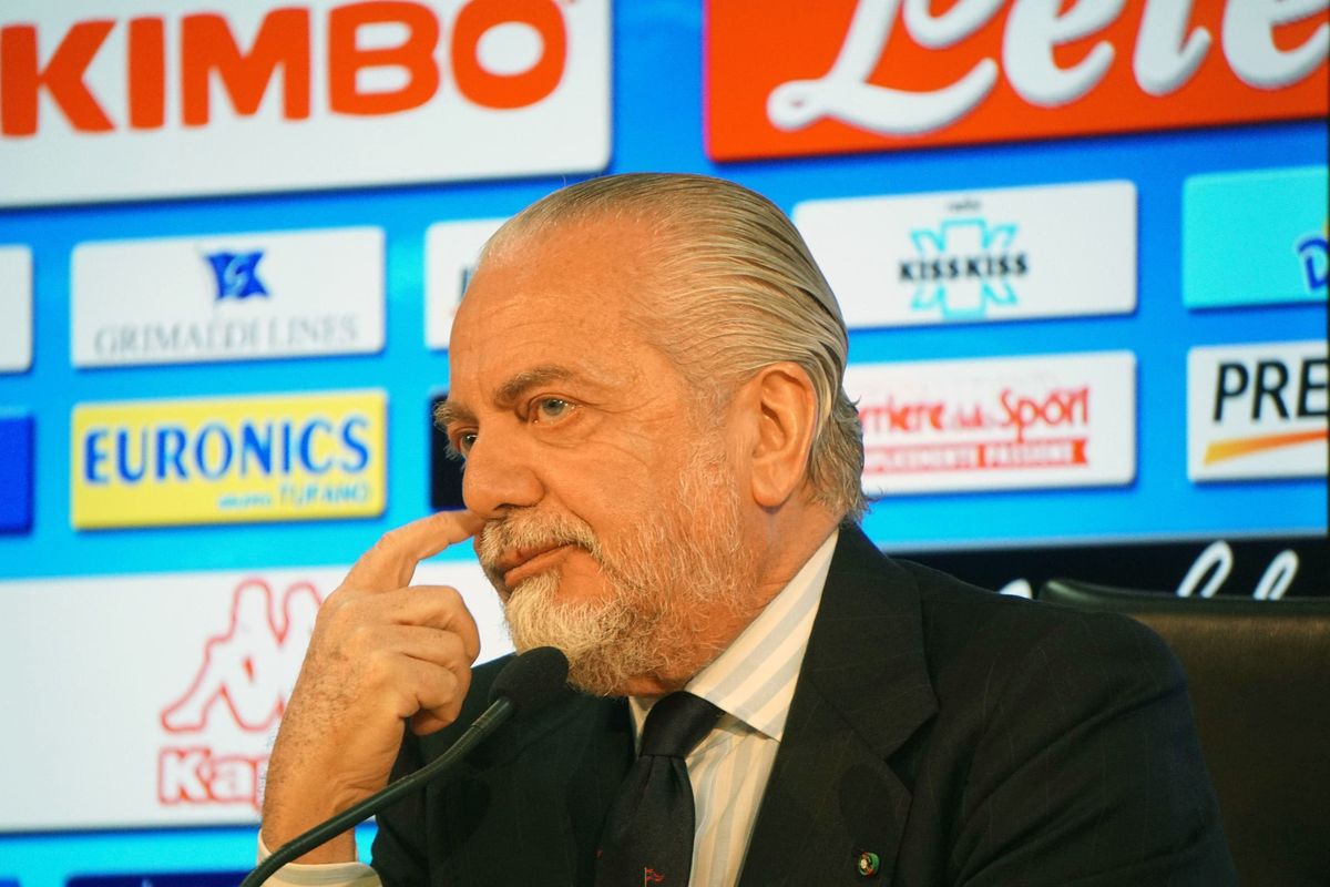 I calciatori «evadono» dal ritiro. De Laurentiis ha perso il Napoli