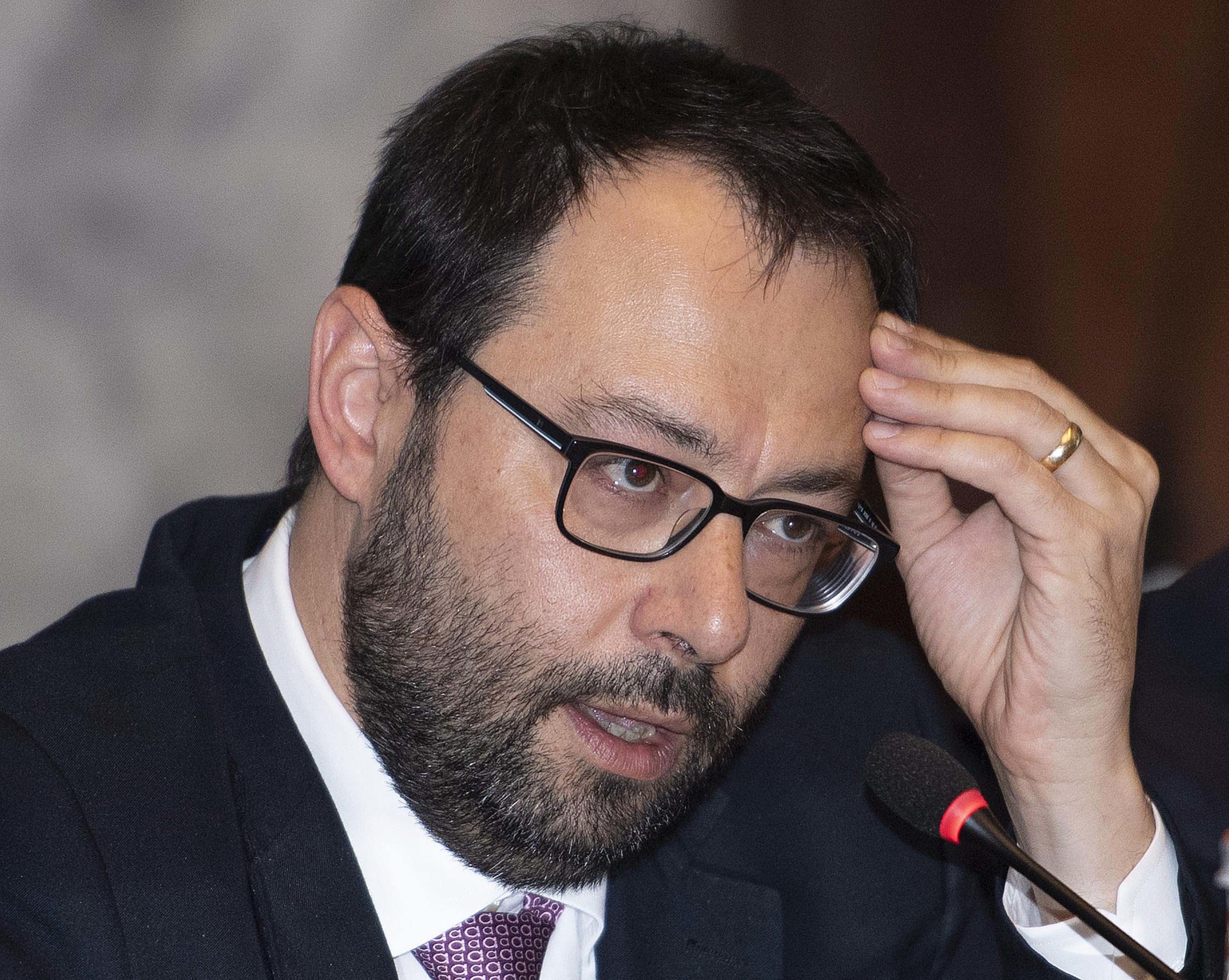 Patuanelli per l’Ilva convoca gli altri indiani di Jindal. Ma c’è l’idea di nazionalizzare
