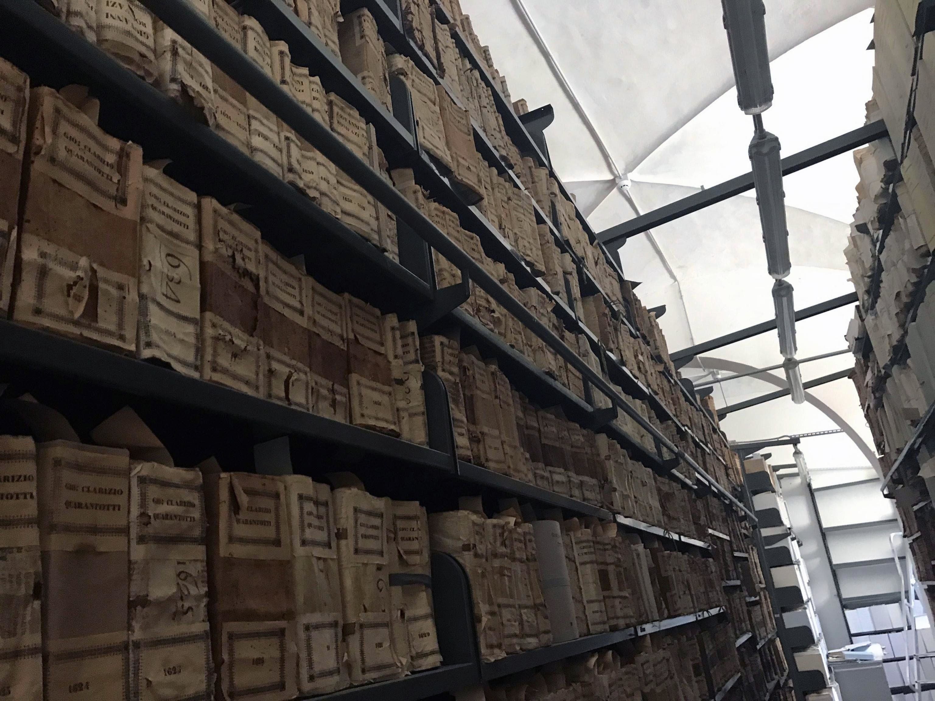 Gli archivi di Stato più che documenti collezionano sprechi