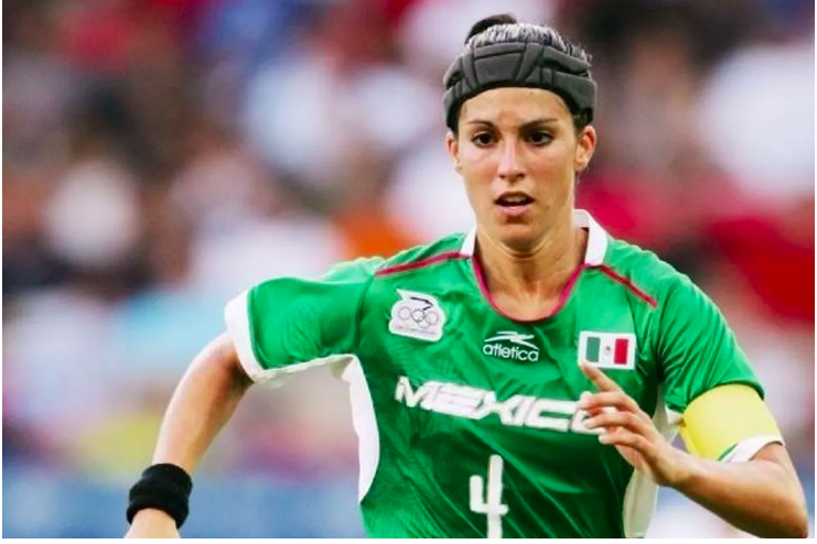 FBCA names international soc​cer star as girls' head coach