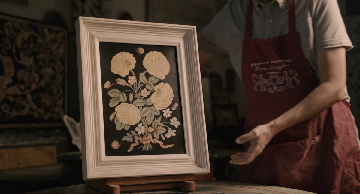 «Le donne riscoprano la sottoveste e i pizzi da far solo intravedere»