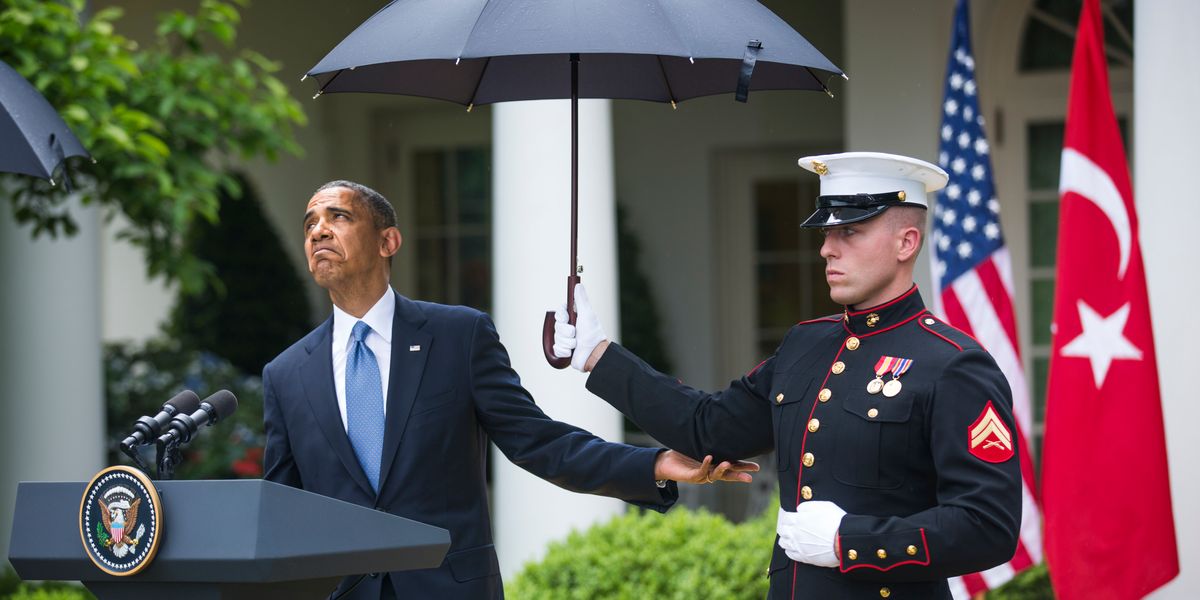 For first time in 200 years, male Marines may now use umbrellas