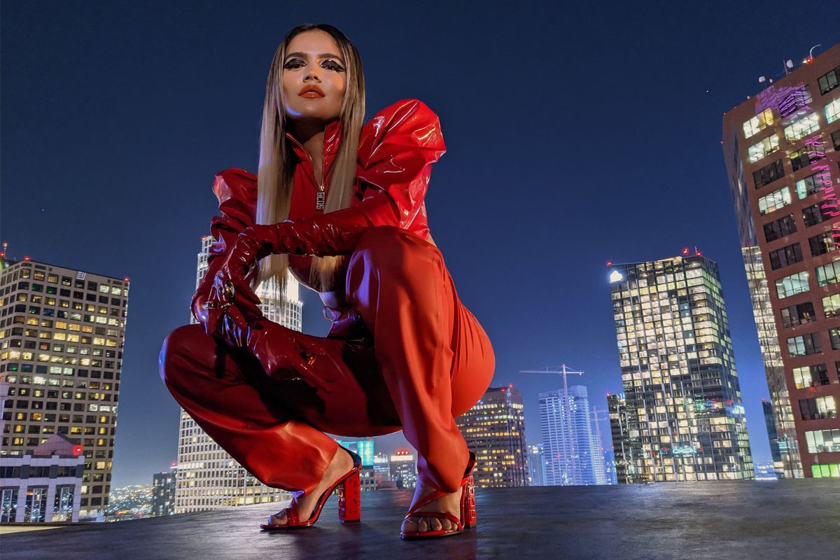 Karol G El Factor X / Karol G On Spotify : The inaugural episode of the 'el factor latino' podcast, hosted by billboard's vp, latin industry lead lelia cobo, features an interview with anuel aa.