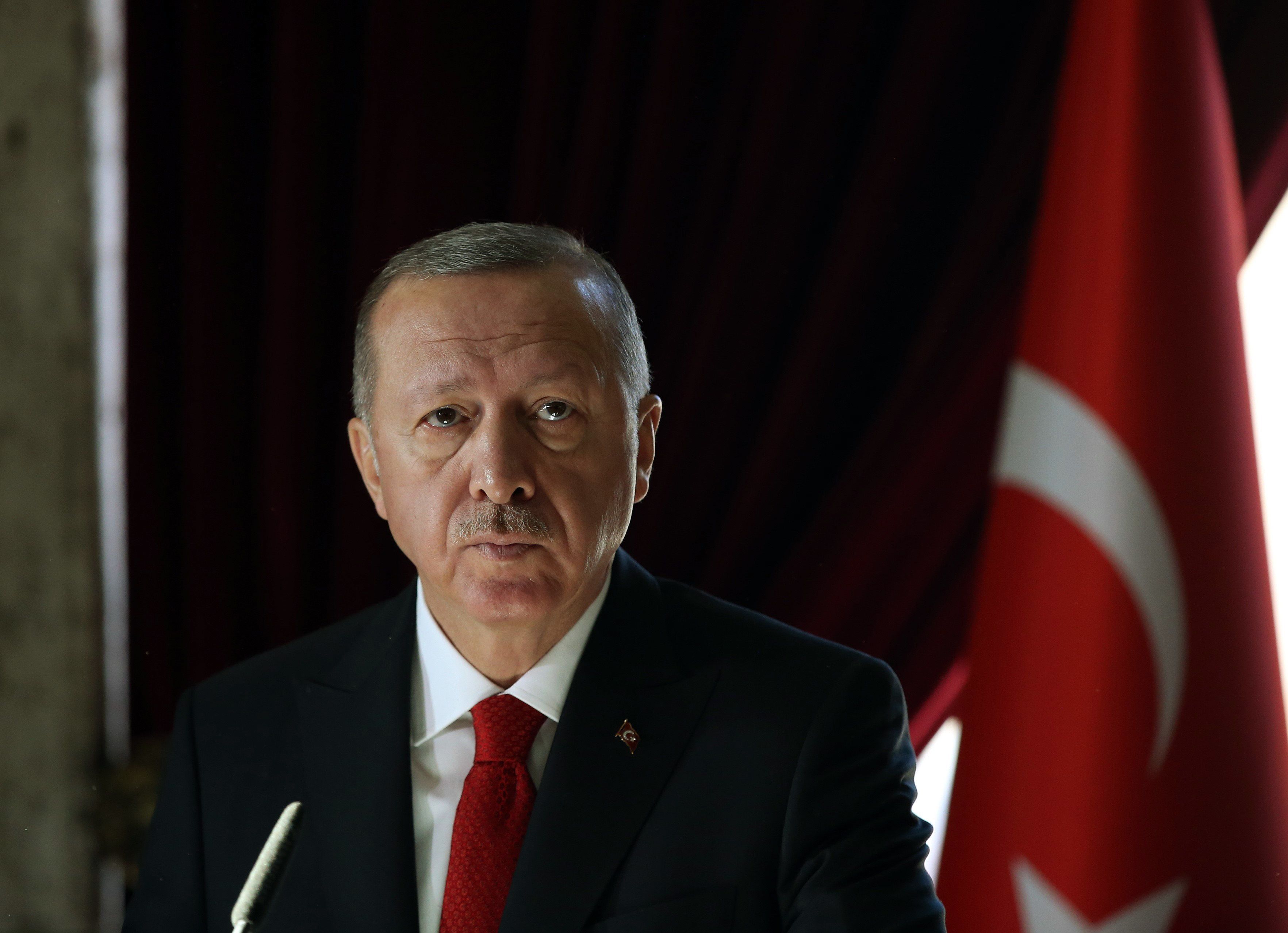 Erdogan rimanda a casa i foreign fighters