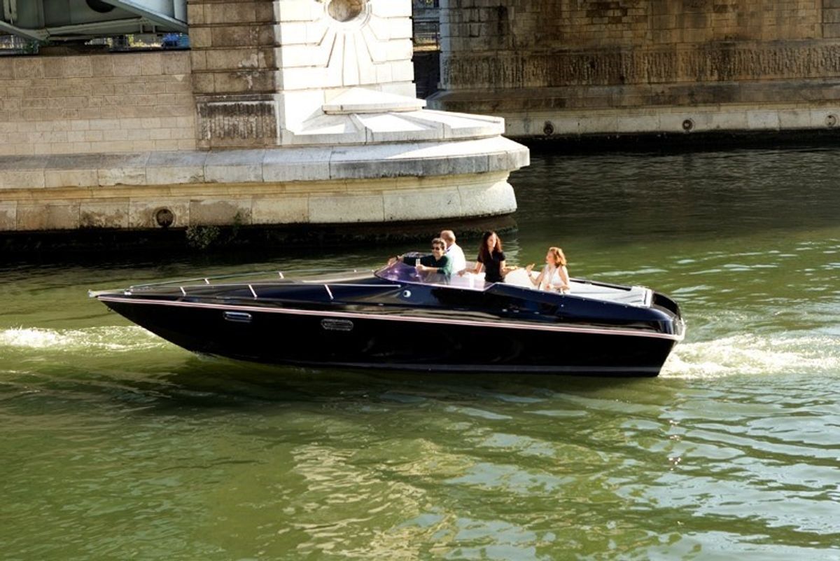 Black Swan electric boat