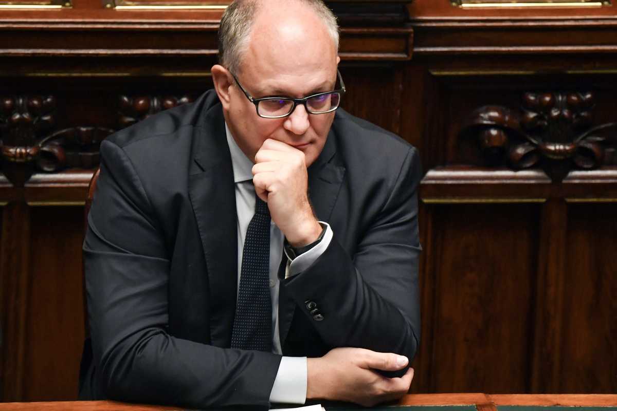 Gabola sposta il buco delle missioni all’estero