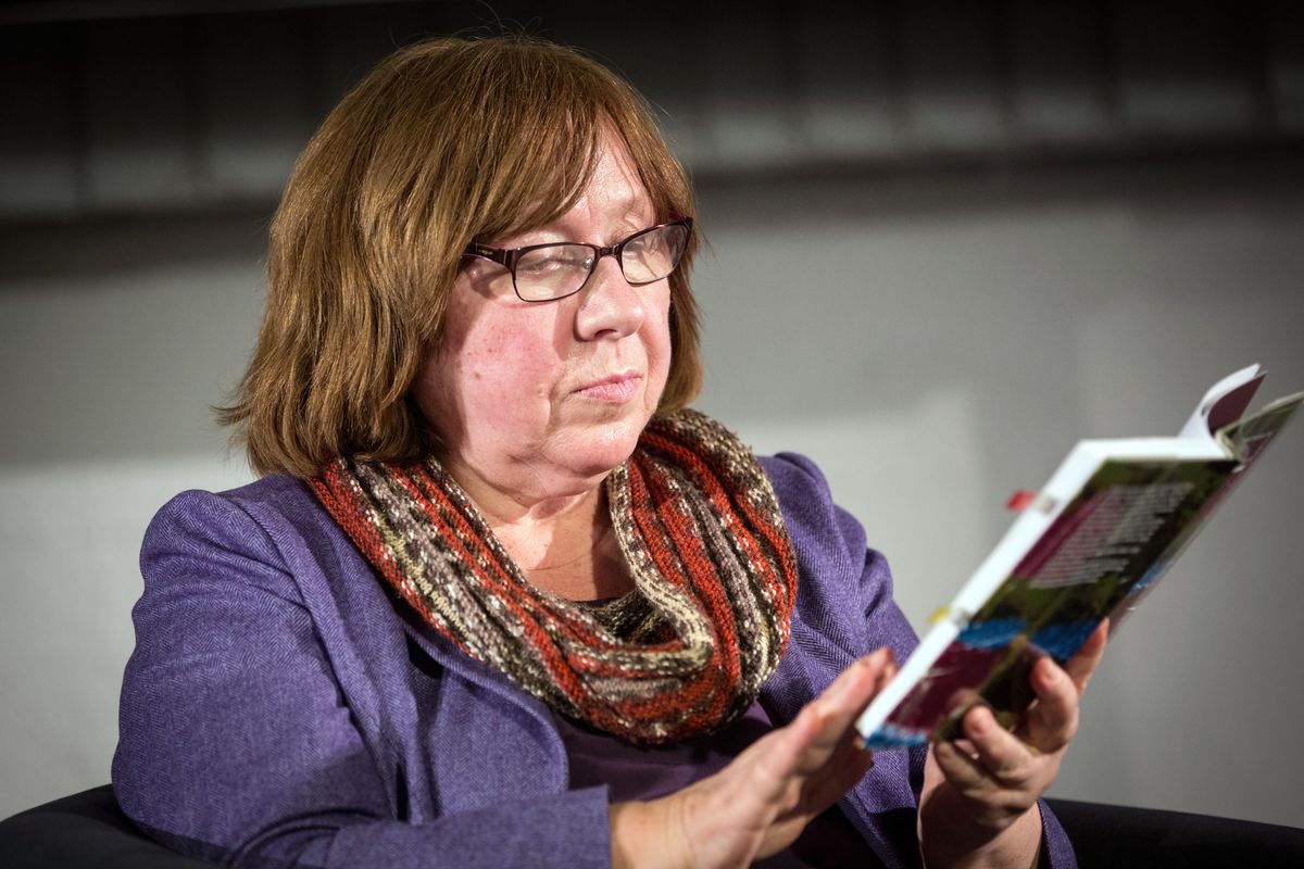 Svetlana Aleksievic: «È caduto il Muro, ma il comunismo è vivo»