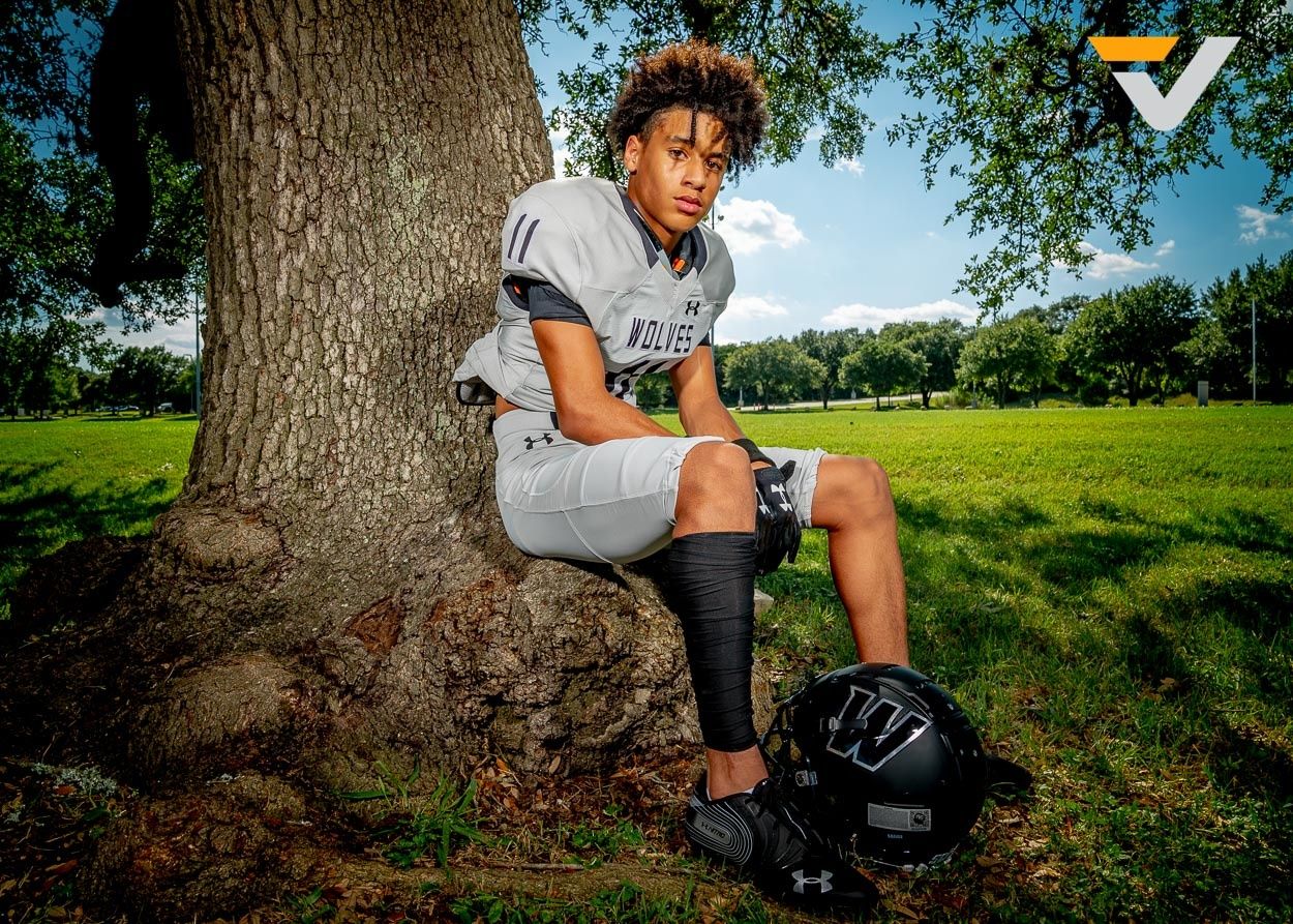 Defense Shines Late As Weiss Earns 1st Playoff Win