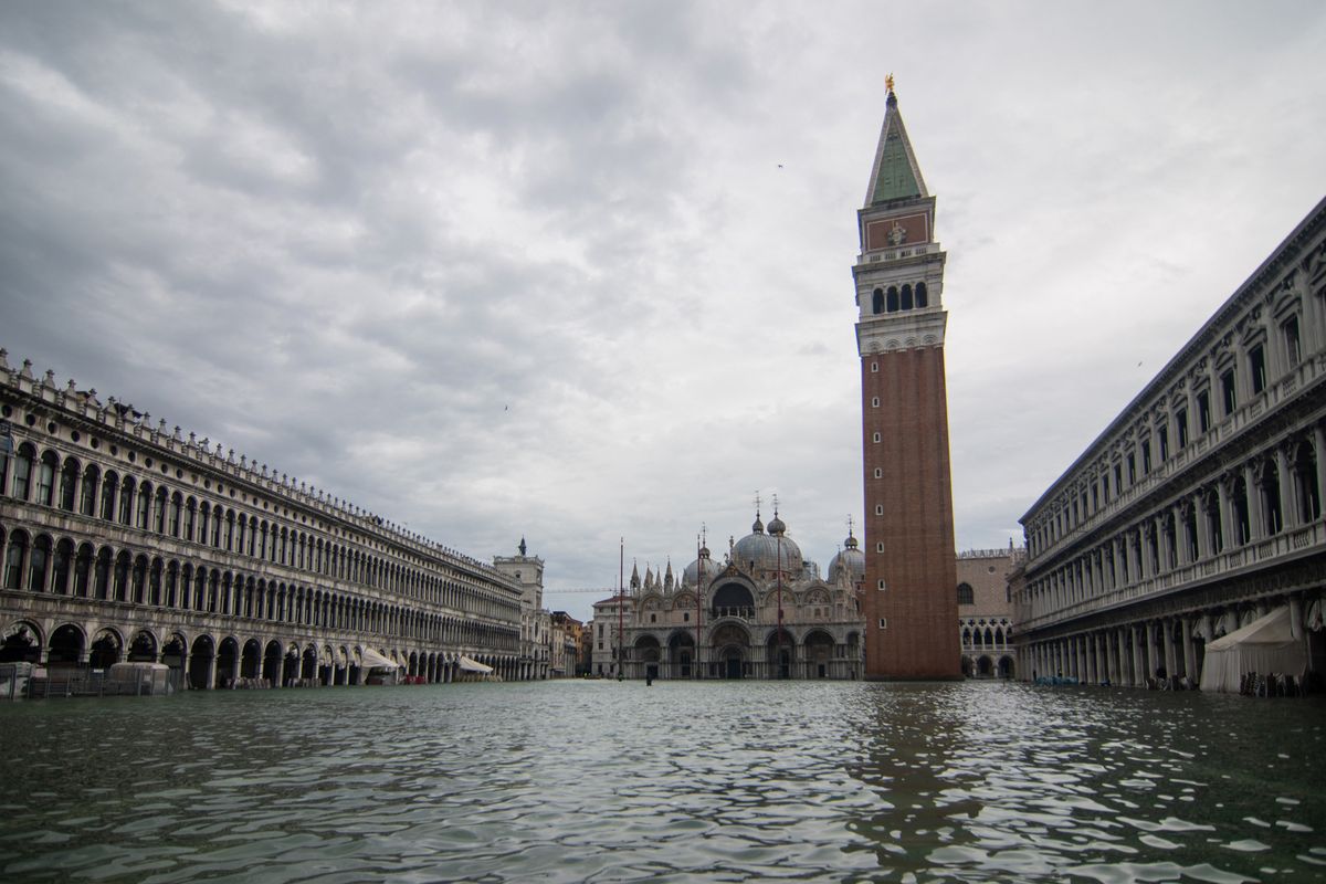 Venezia affogata dalle chiacchiere all’italiana