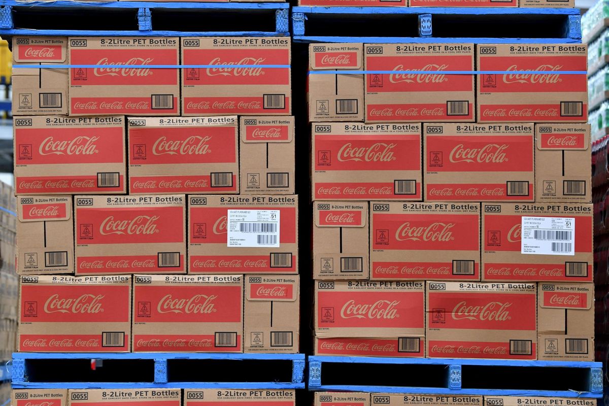 La Coca Cola attacca il governoma nasconde la mano