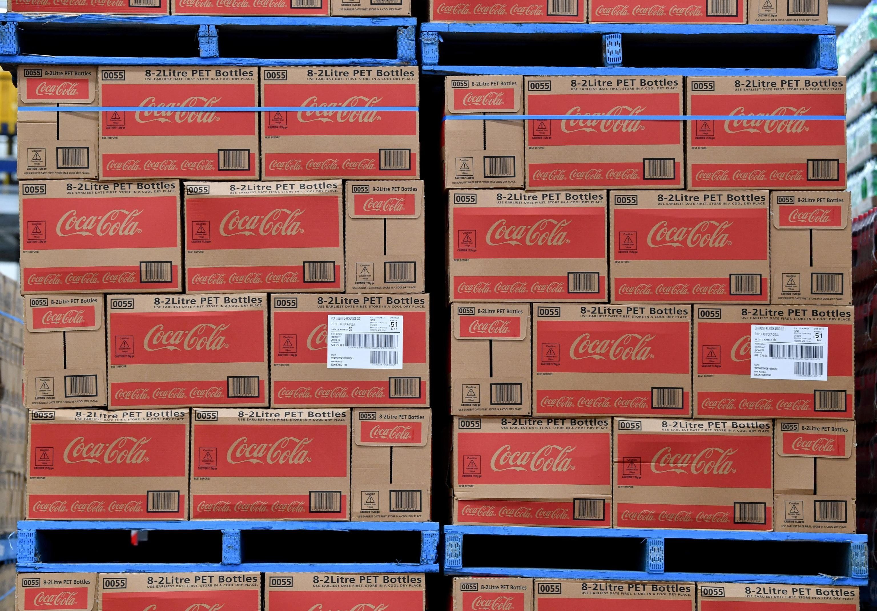 La Coca Cola attacca il governoma nasconde la mano