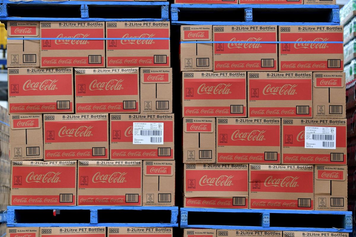 La Coca Cola attacca il governo
ma nasconde la mano