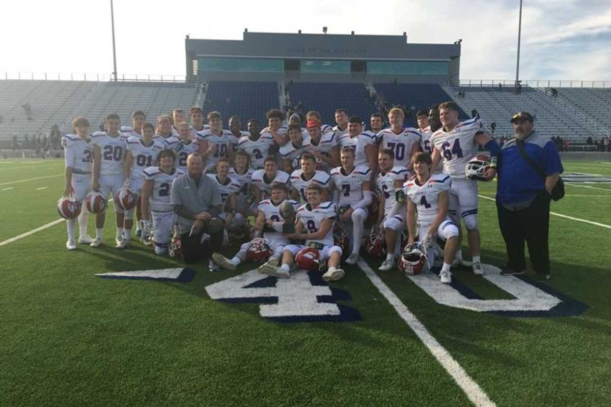 Sabine captures program's first playoff victory, 20-14 over Mount Vernon